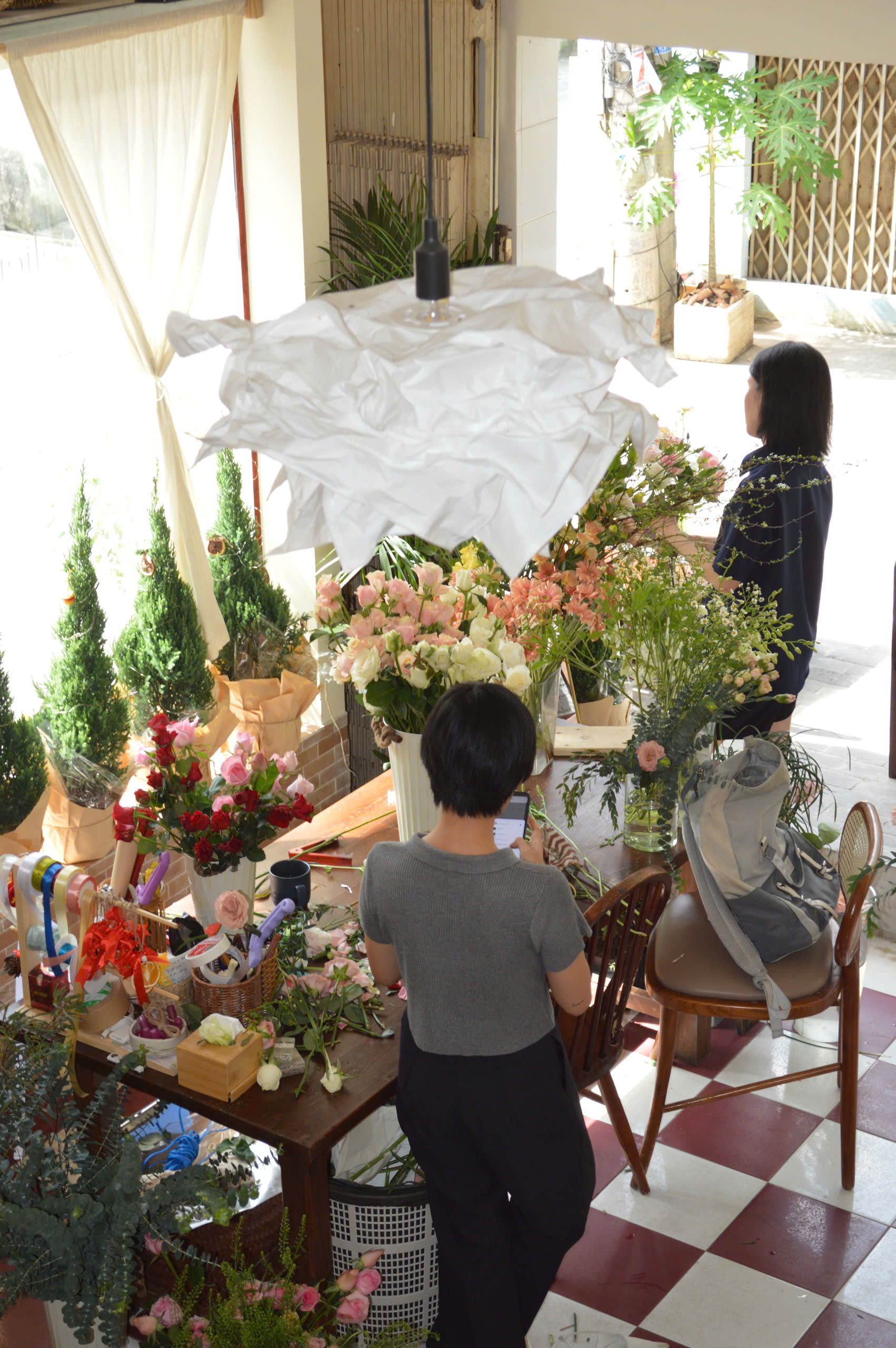 mỗingày cafe exterior